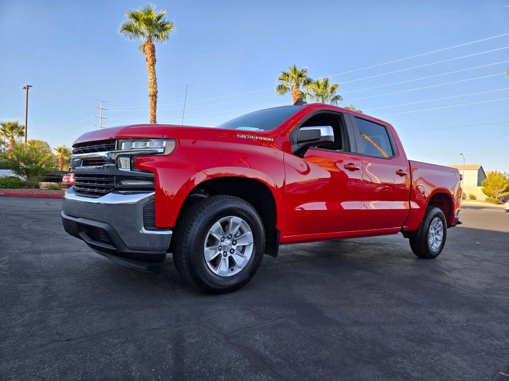 2020 Chevrolet Silverado 1500 LT photo 2