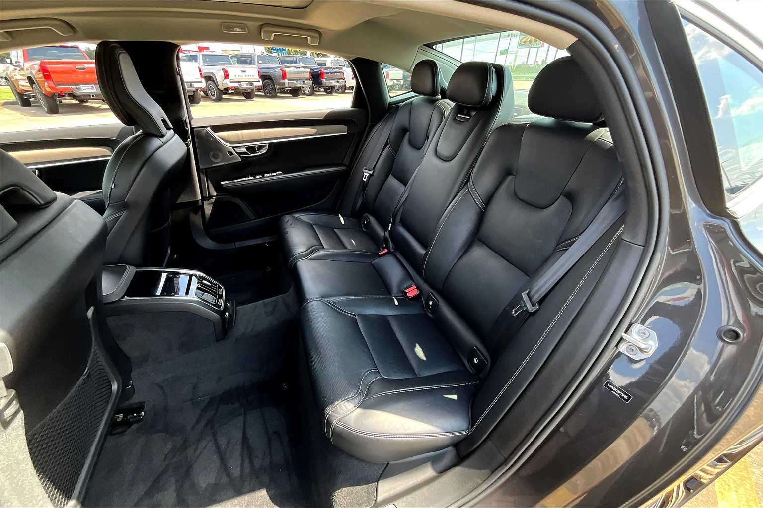 2022 Volvo S90 Inscription photo 19