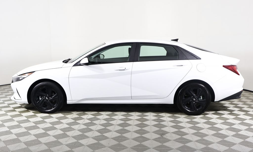 2023 Hyundai Elantra Hybrid Blue photo 3
