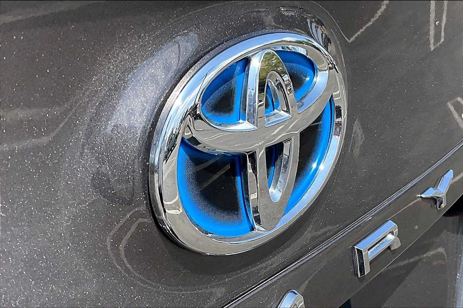 2023 Toyota Camry Hybrid XSE photo 28