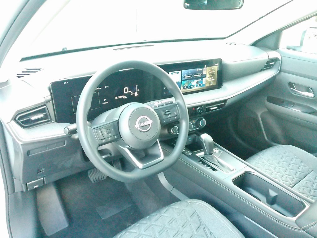 2025 Nissan Kicks SV photo 9