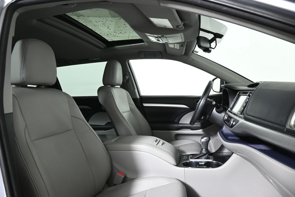 2015 Toyota Highlander Base Hybrid photo 29