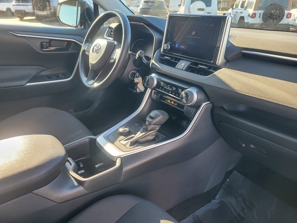 2025 TOYOTA RAV4 - Image 21