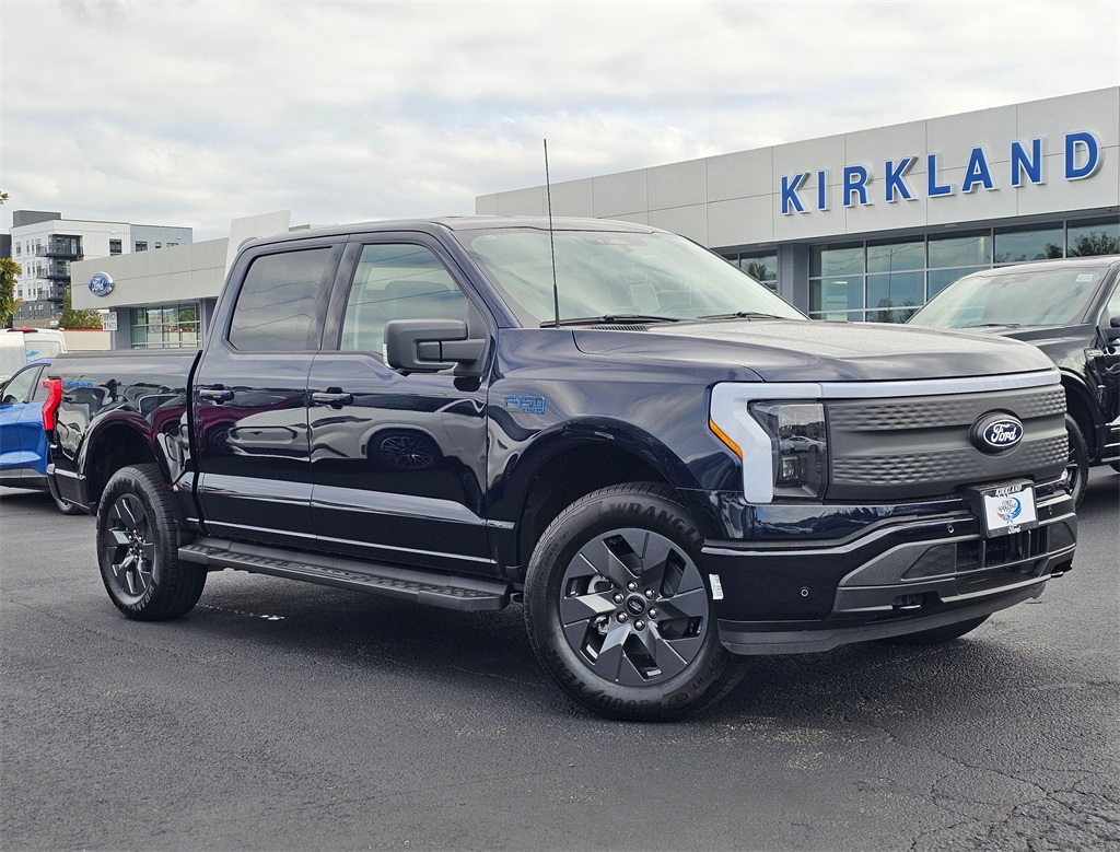 2025 Ford F-150 Lightning Flash's photo