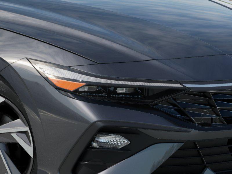 2025 Hyundai Elantra SEL Sport photo 8