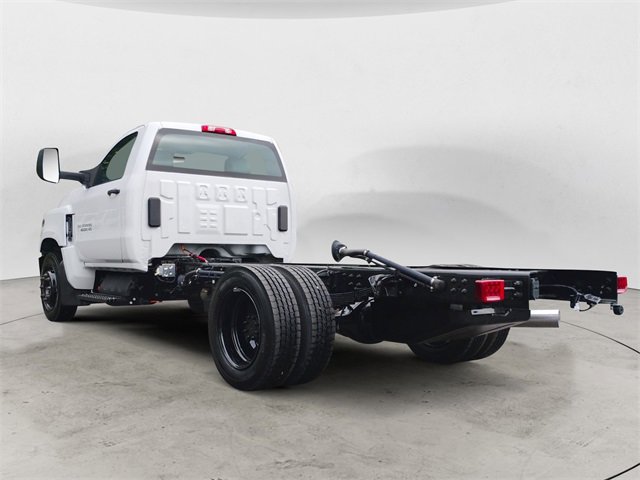 2024 Chevrolet Silverado 4500HD Work Truck photo 3
