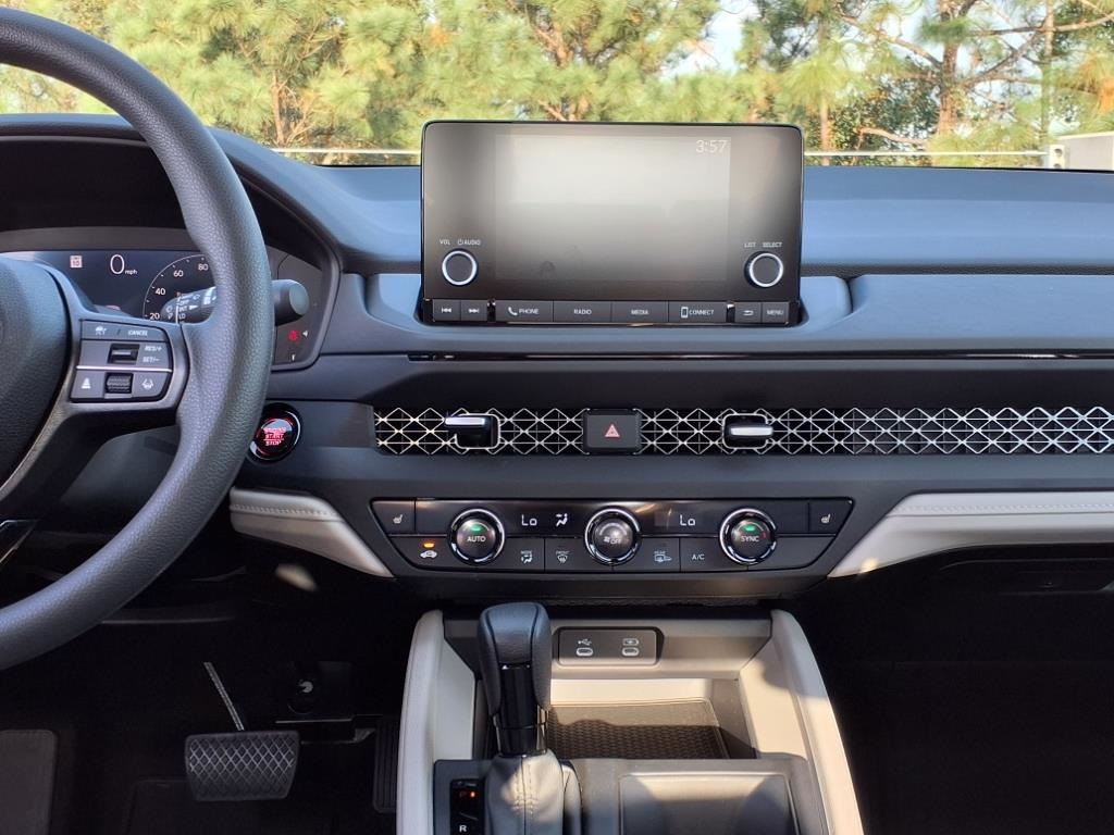 2025 Honda Accord SE photo 13