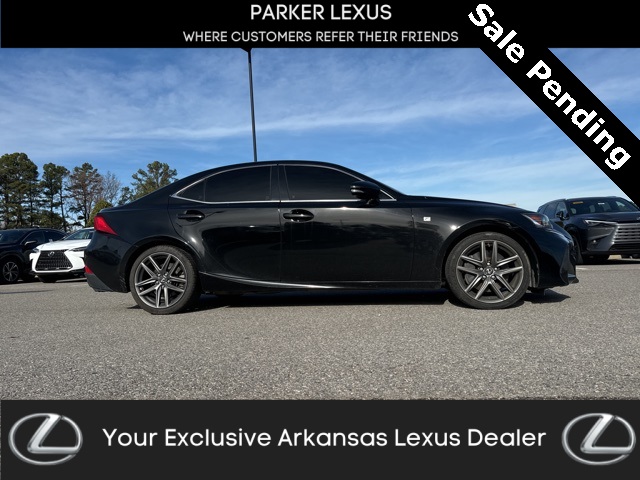 2017 Lexus IS 200t's photo