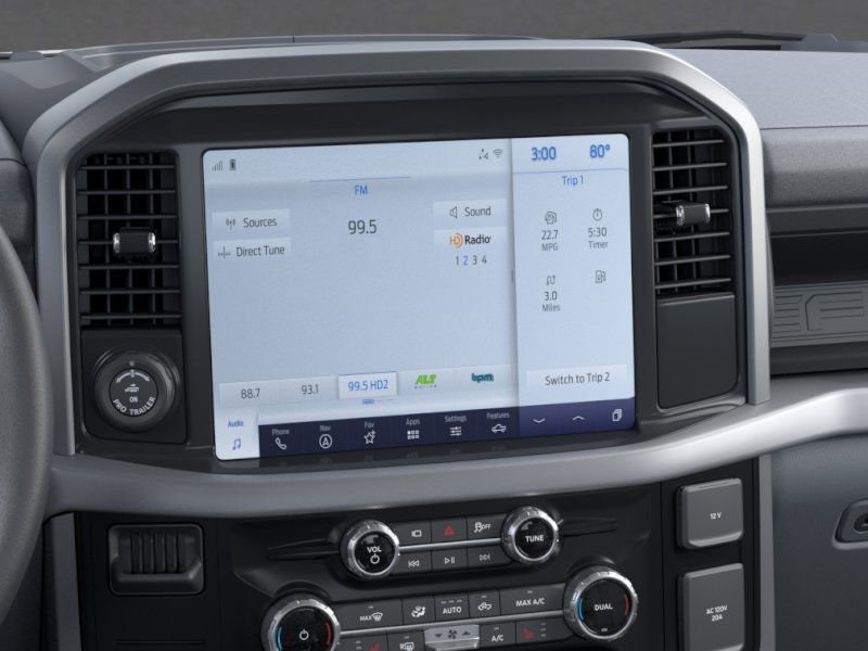 2025 Ford F-150 Lightning XLT photo 14
