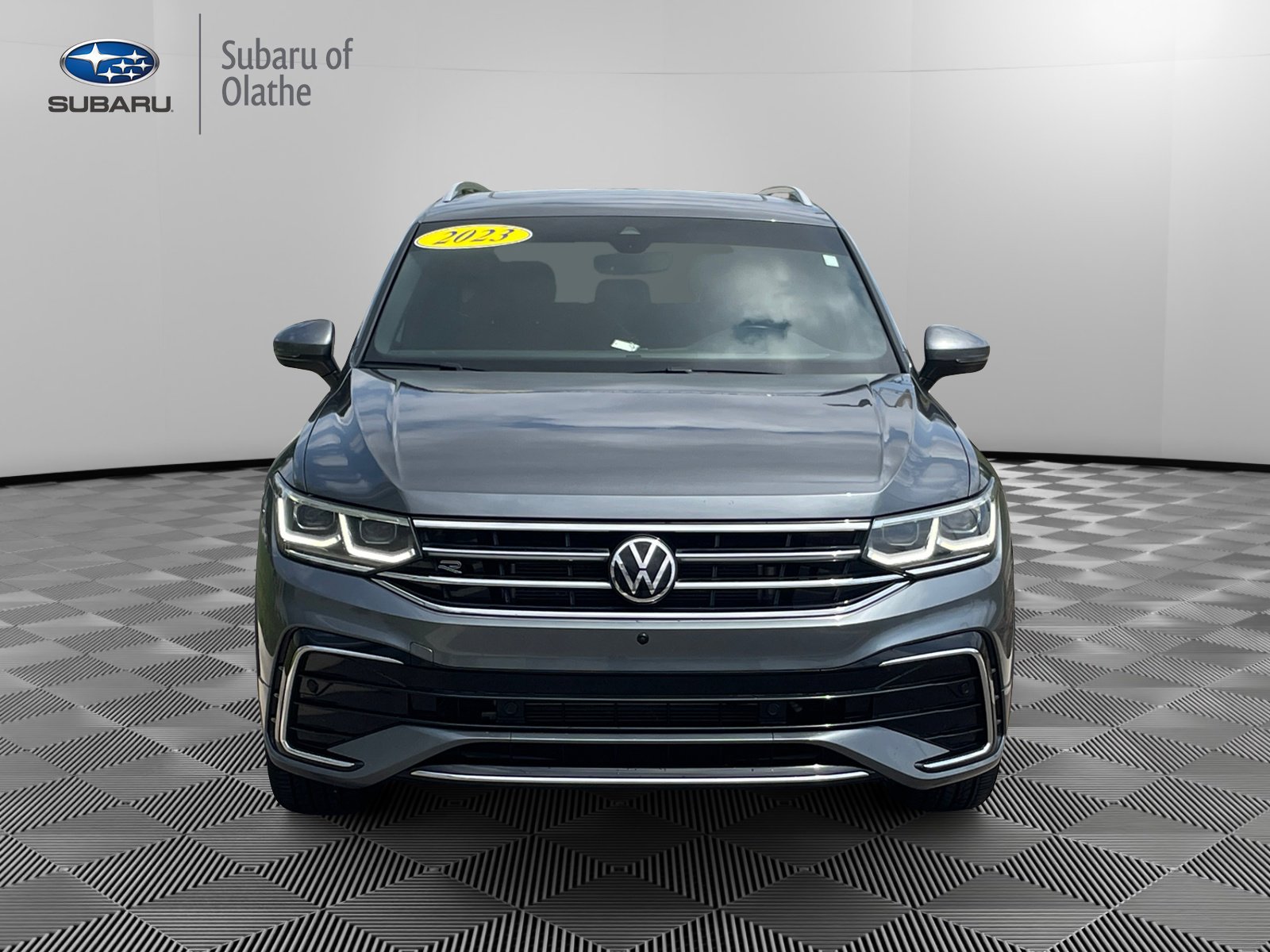 2023 Volkswagen Tiguan SEL R-Line Black photo 13