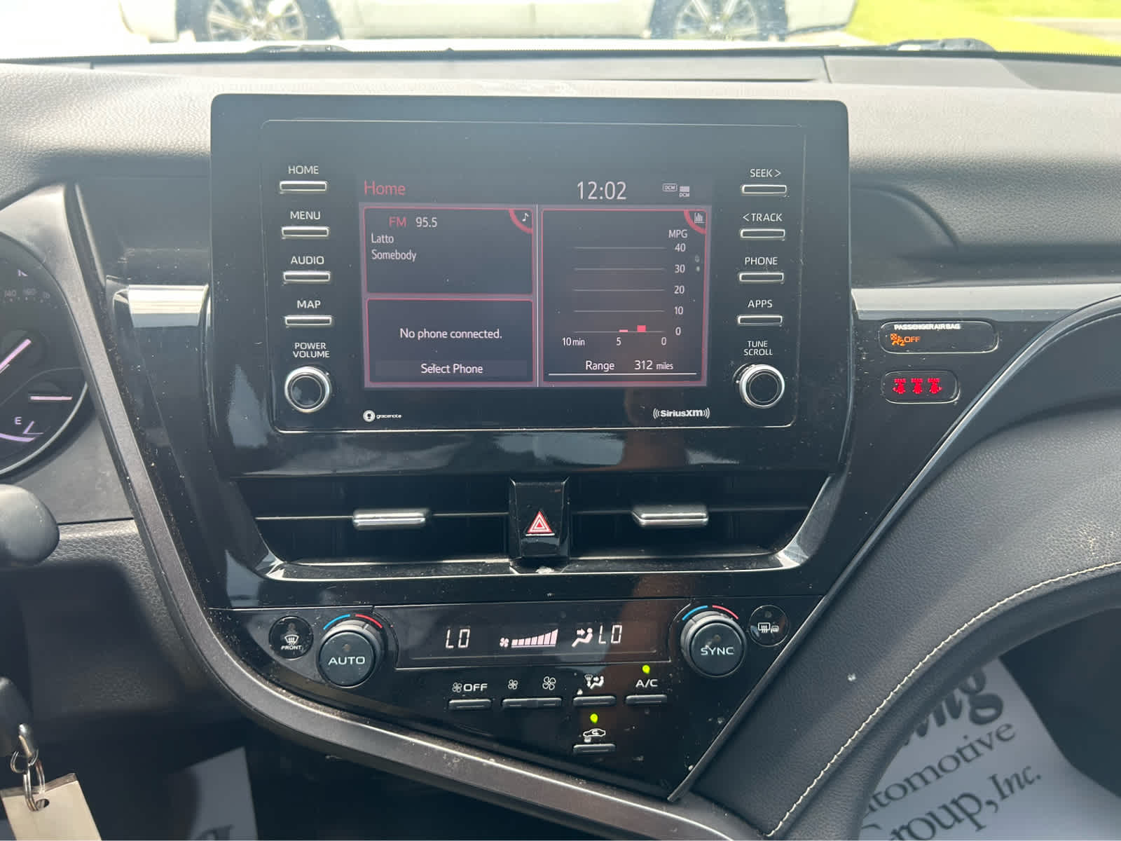 2023 Toyota Camry SE photo 12