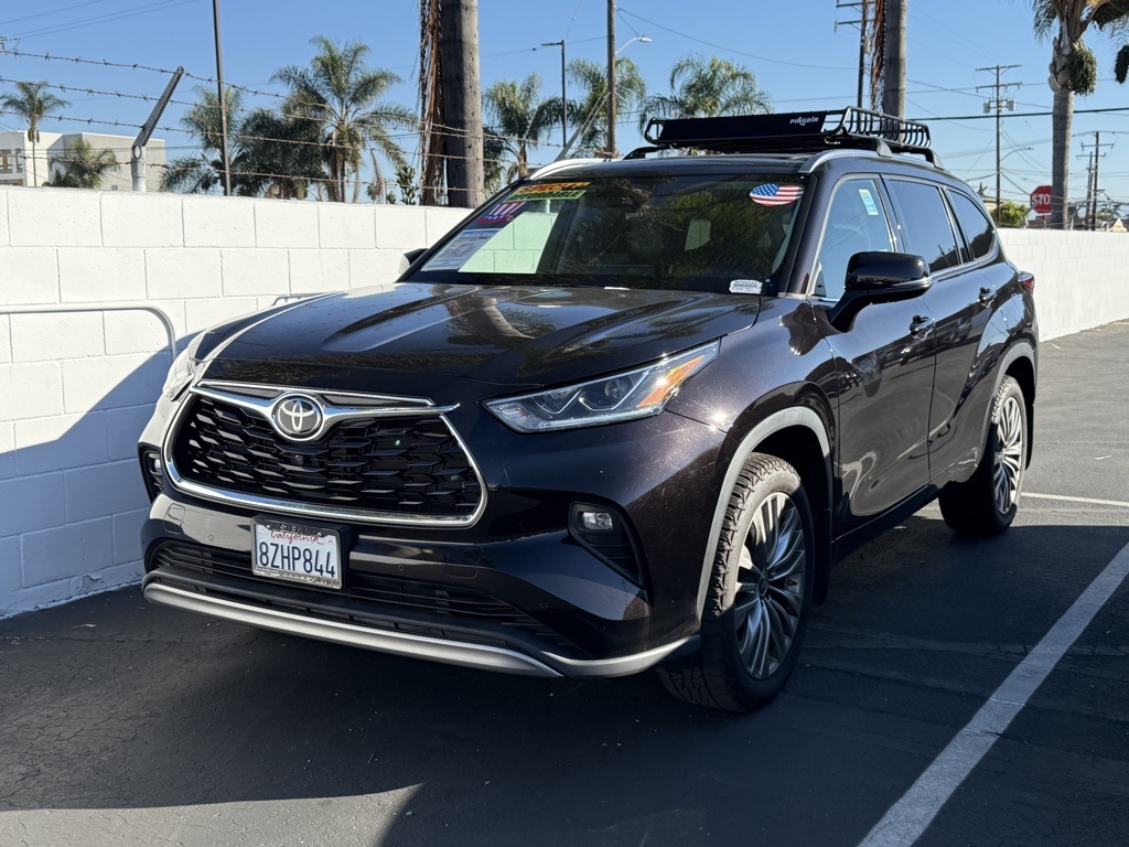 2022 Toyota Highlander Platinum photo 3