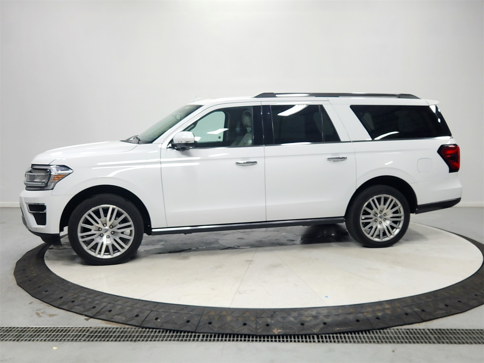 2023 Ford Expedition MAX Limited photo 4