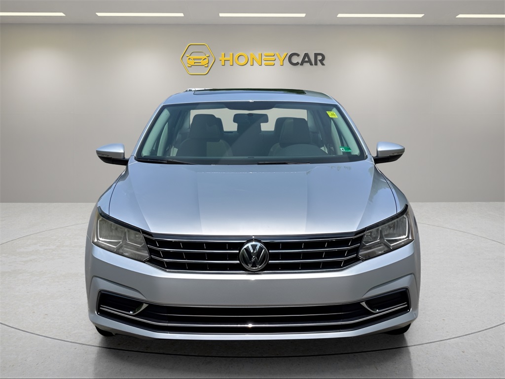 2018 Volkswagen Passat SE photo 26