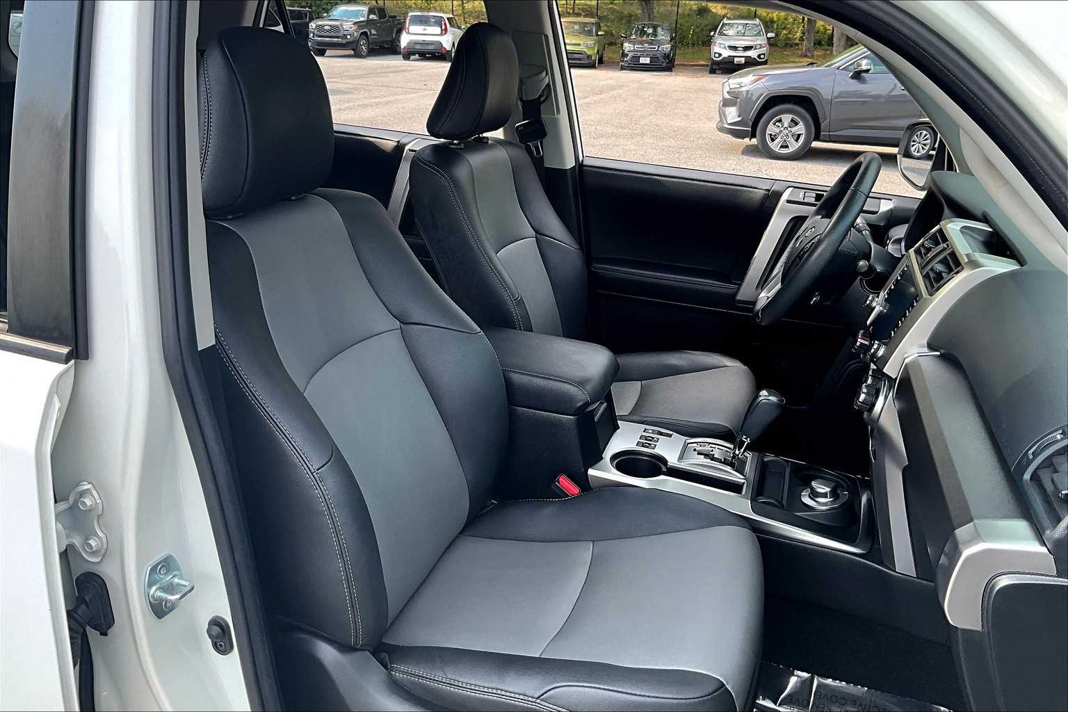 2021 Toyota 4Runner SR5 Premium photo 8