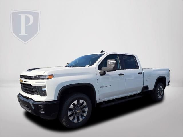 2024 Chevrolet Silverado 2500HD Custom photo 2