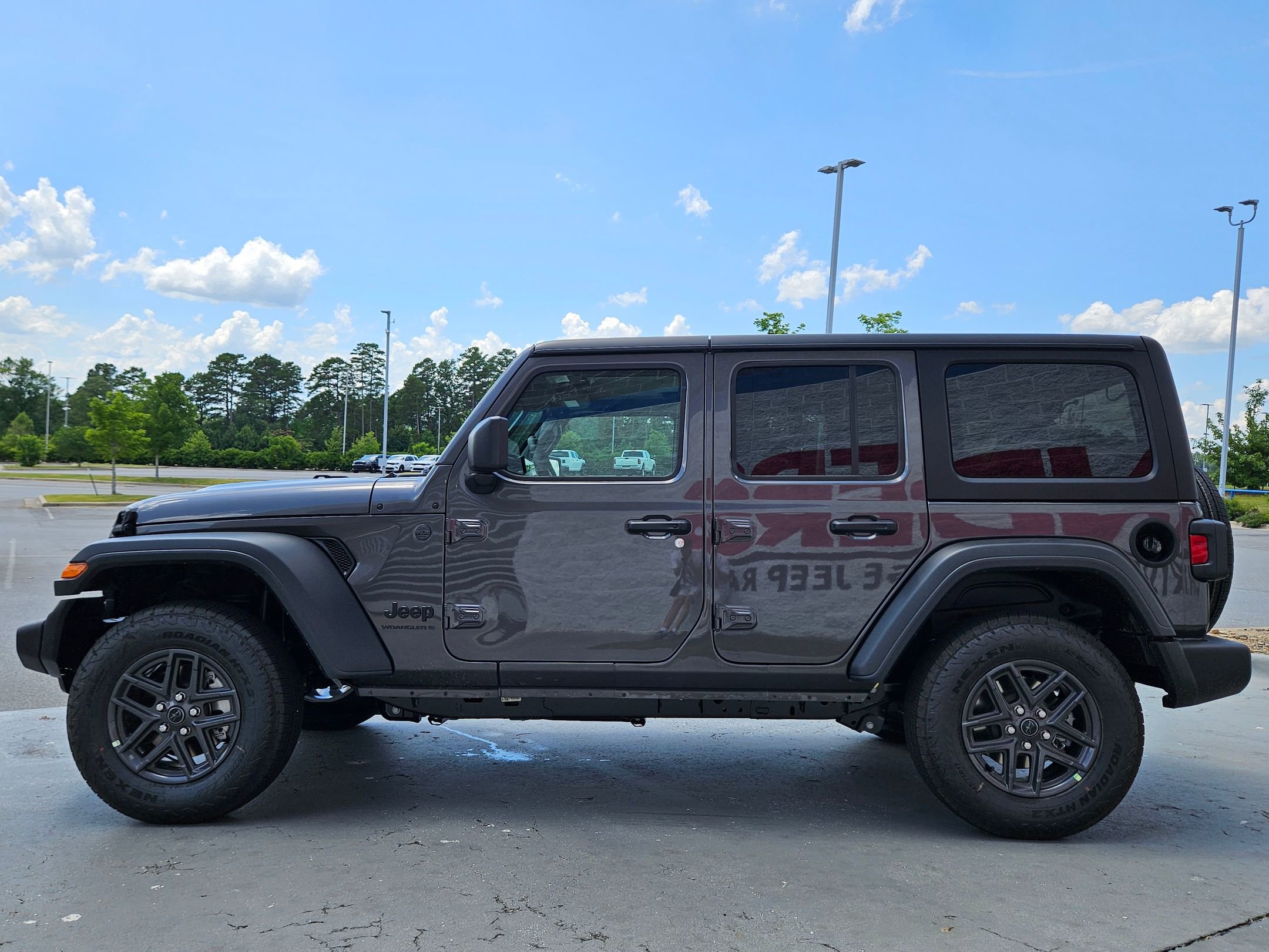 2025 Jeep Wrangler Sport S photo 4