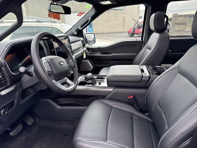 2025 Ford F-150 Lariat photo 3