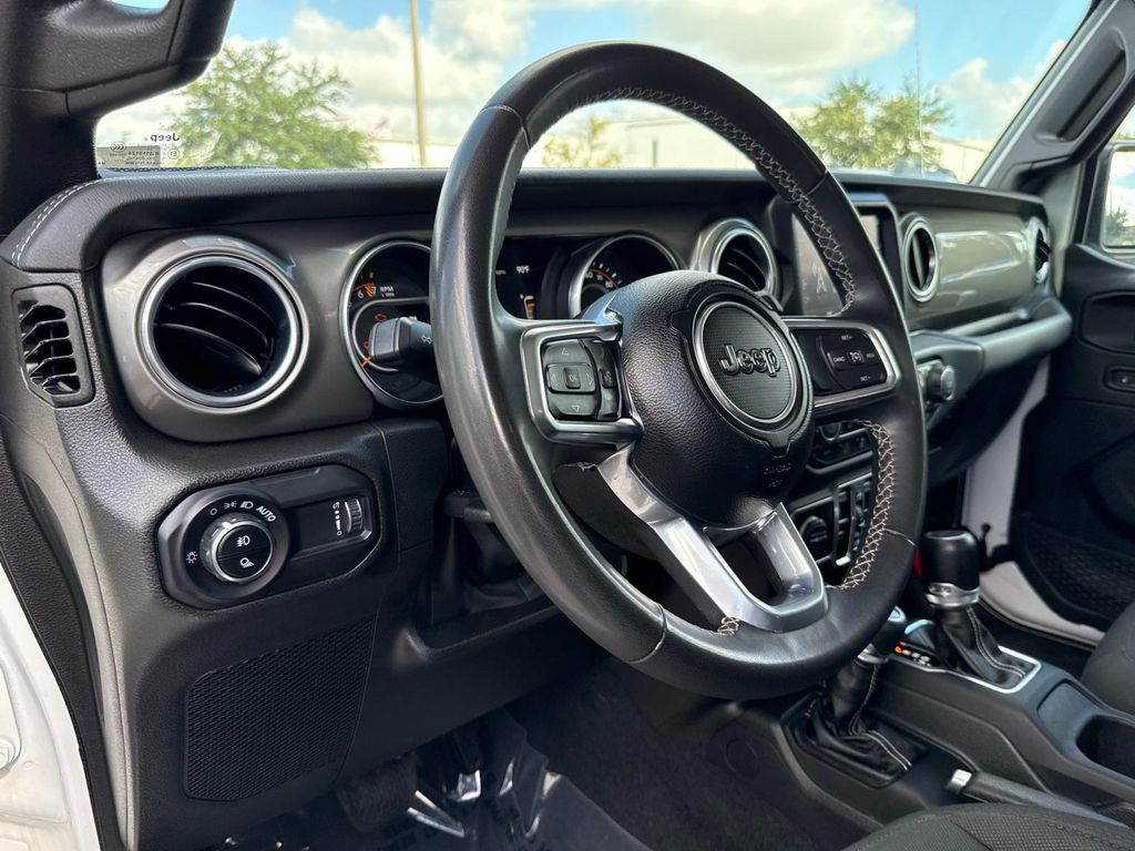 2023 Jeep Gladiator Overland photo 19