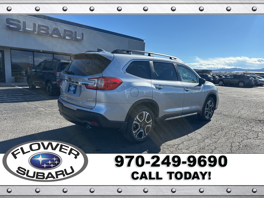 2025 Subaru Ascent Limited photo 4
