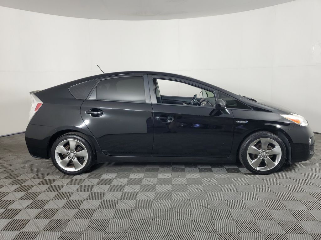 2013 Toyota Prius Three photo 2