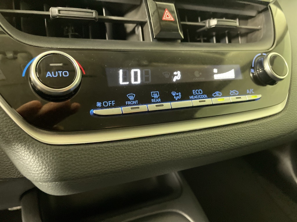 2022 Toyota Corolla LE photo 27