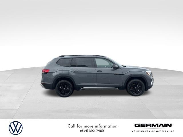 2025 Volkswagen Atlas Peak Edition SE photo 3