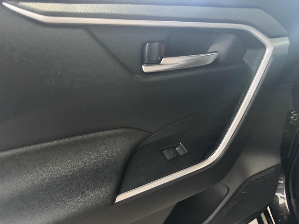 2025 Toyota RAV4 XLE Premium photo 25