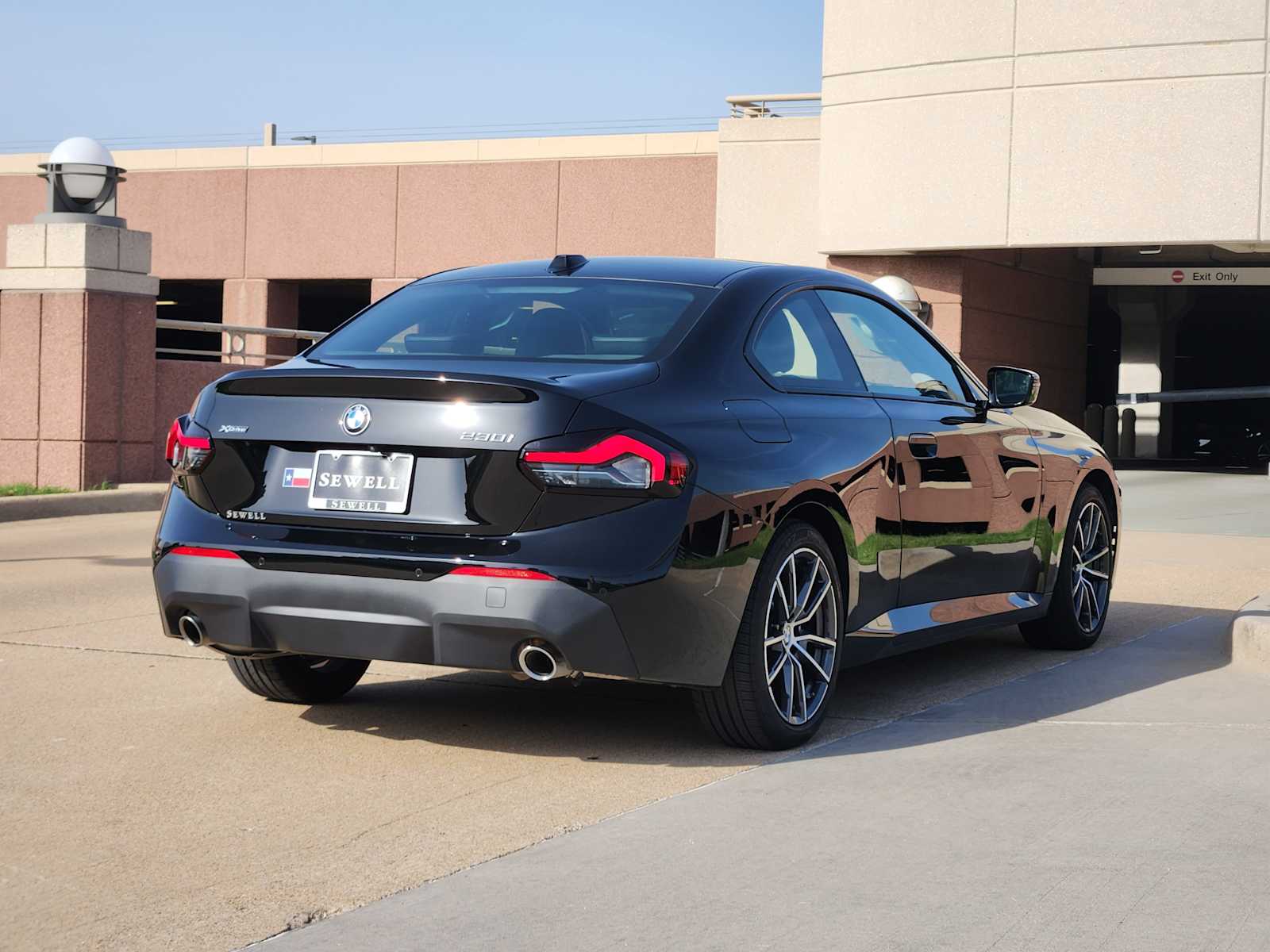 2023 Bmw 230i xDrive photo 4