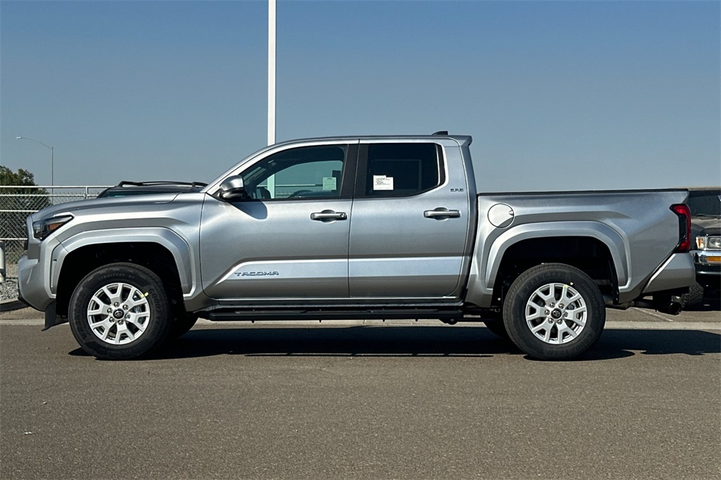2025 Toyota Tacoma SR5 4x4 Double Cab photo 7