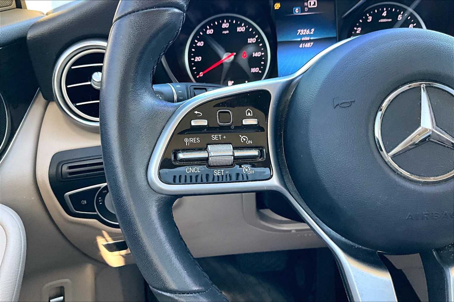 2022 Mercedes Benz GLC 300 photo 22