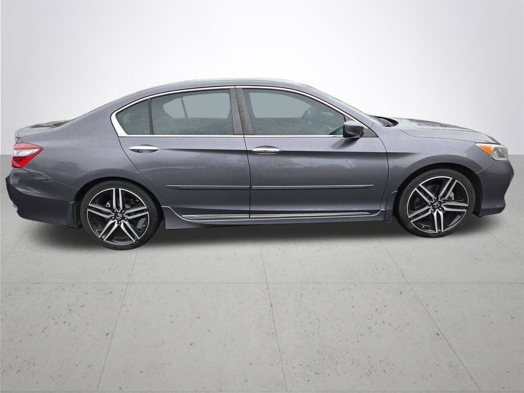 2017 Honda Accord Sport photo 3