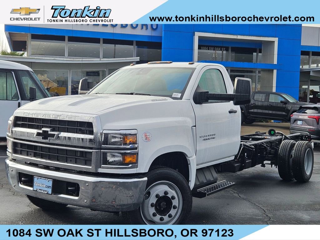 2025 Chevrolet Silverado 4500 Medium Duty Chassis Cab Work Truck's photo