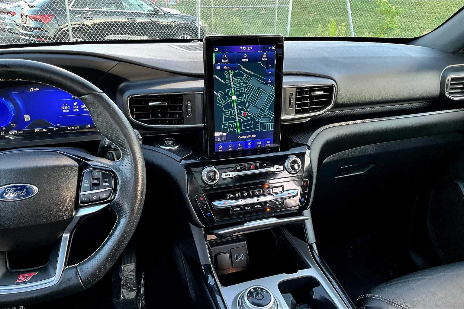 2022 Ford Explorer ST photo 3