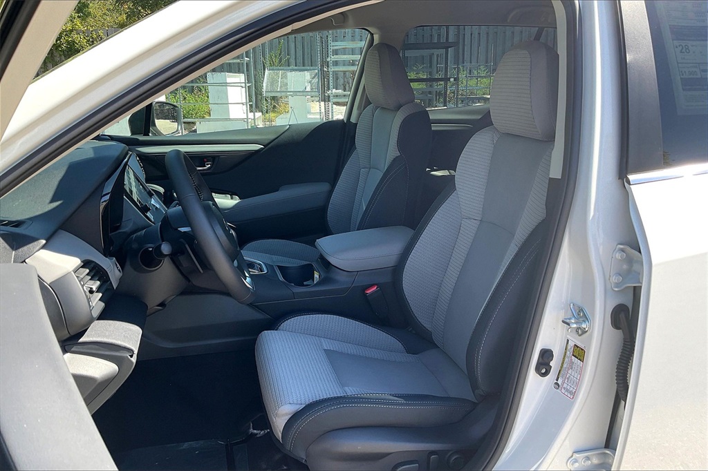 2025 Subaru Outback Premium photo 8