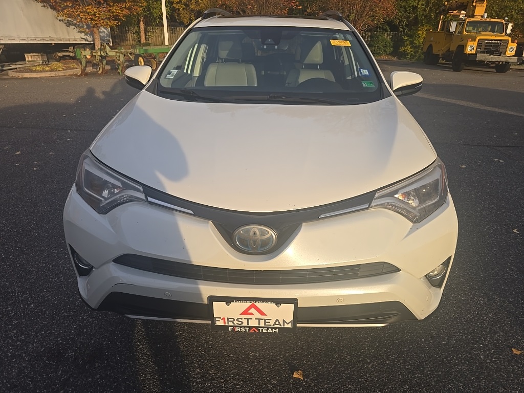 2018 Toyota RAV4 Hybrid Limited photo 2