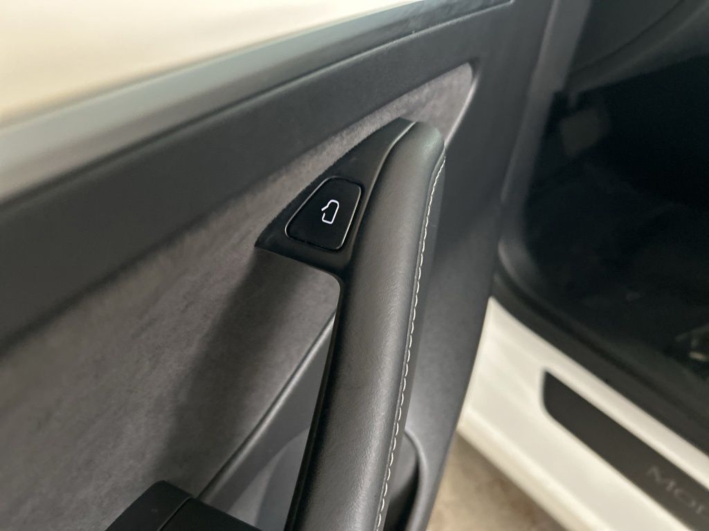 2021 Tesla Model 3 Standard Range Plus photo 31