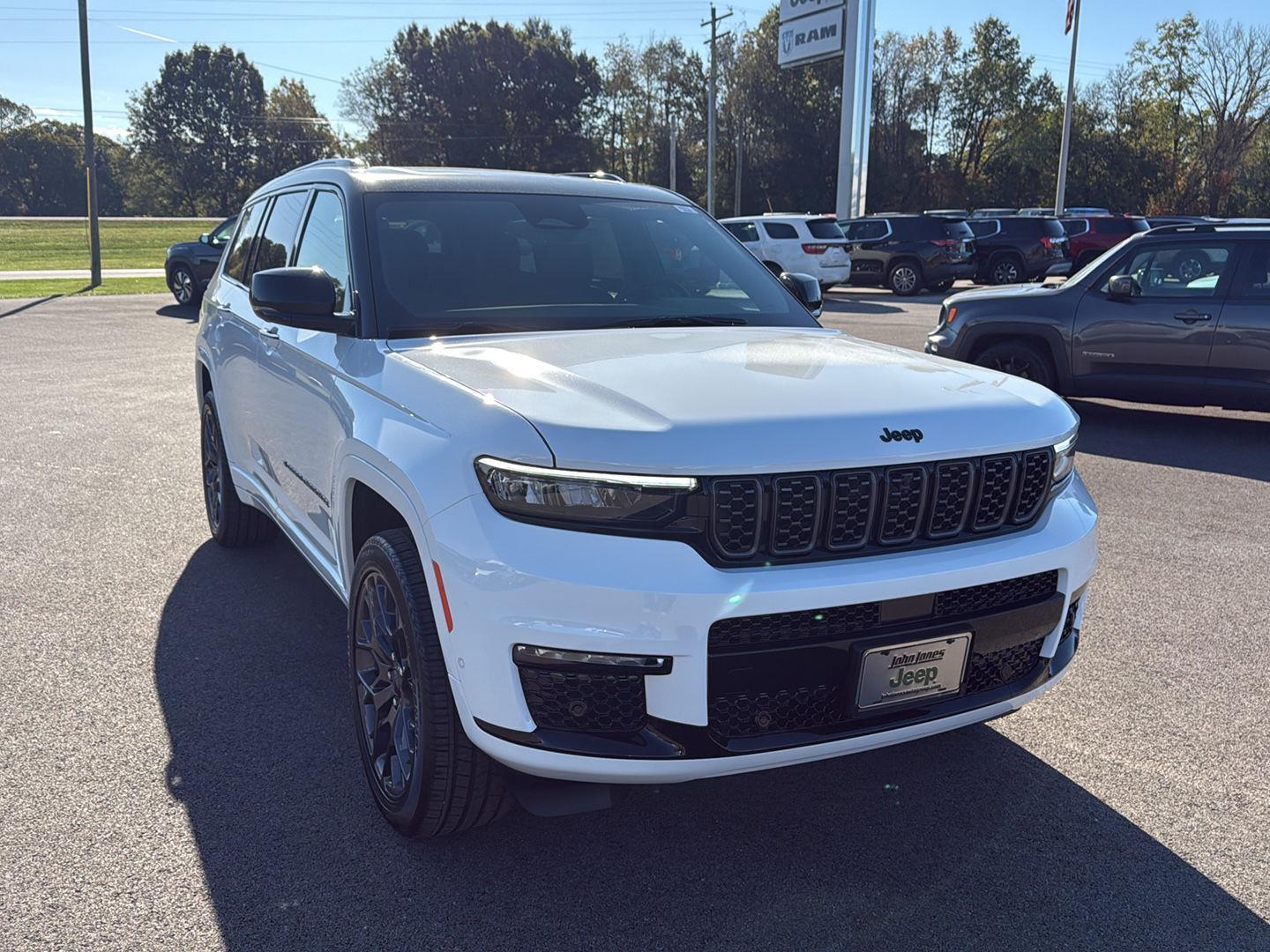 2025 Jeep Grand Cherokee L Summit photo 2