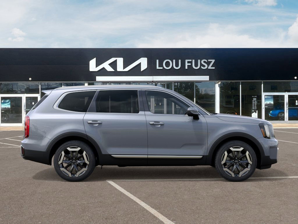 2025 Kia Telluride S photo 2