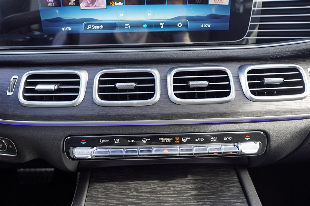 2026 Mercedes Benz GLS 450 4MATIC photo 21