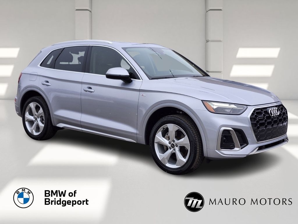 2022 Audi Q5 Premium Plus's photo