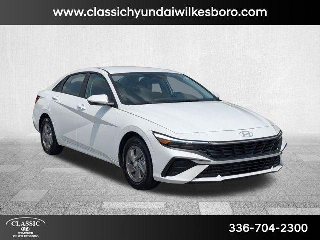 2025 Hyundai Elantra SE photo 4