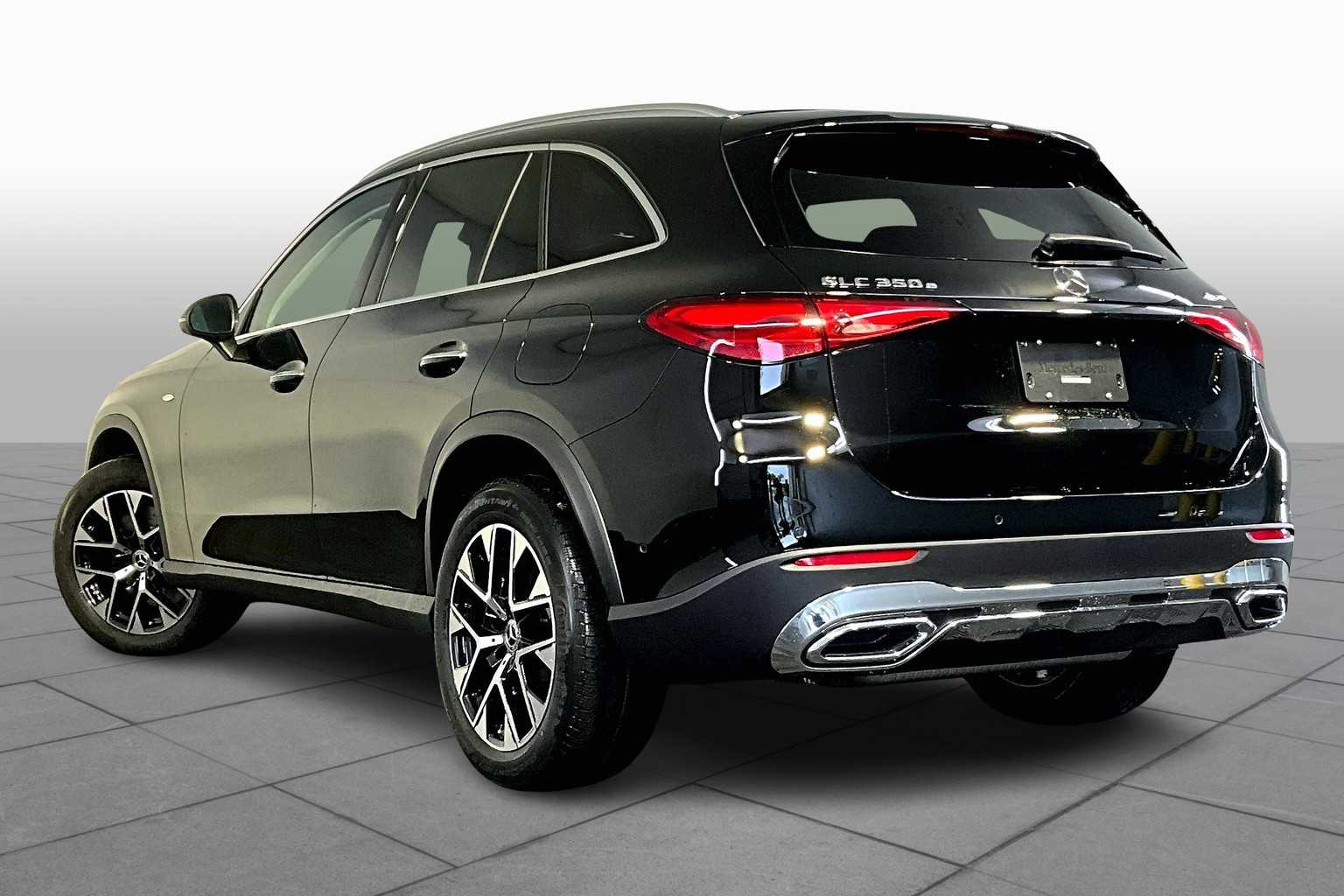 2025 Mercedes Benz GLC 350e 4MATIC photo 3