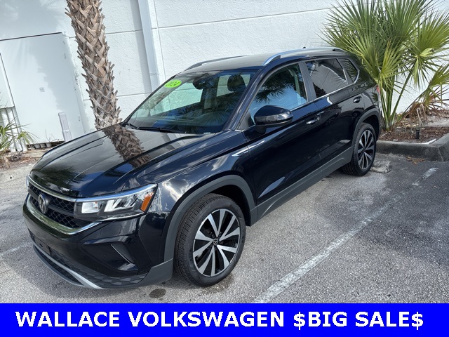 2024 Volkswagen Taos SE photo 2