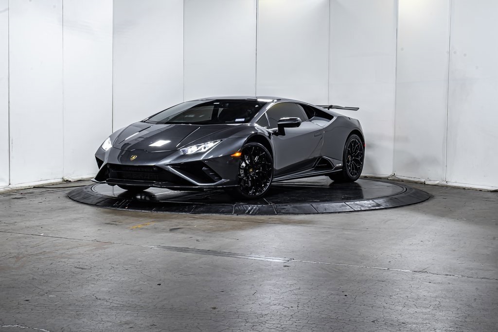2022 Lamborghini Huracan EVO's photo