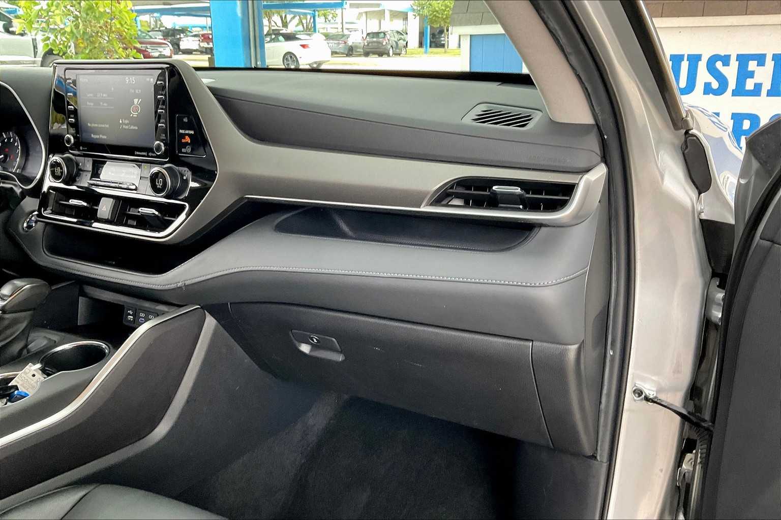 2022 Toyota Highlander XLE photo 15