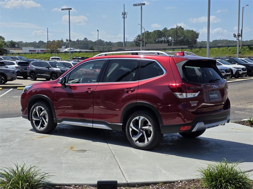 2023 Subaru Forester Touring photo 4