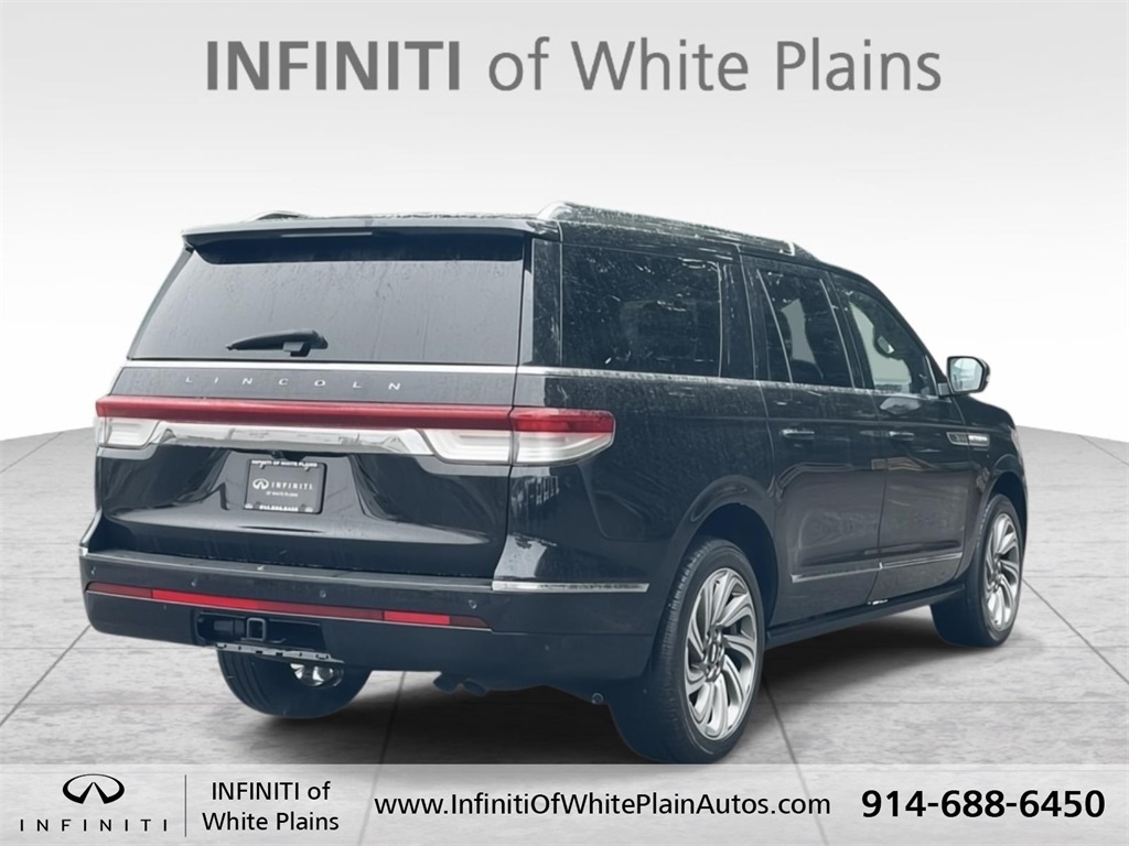 2023 Lincoln Navigator L Reserve photo 3