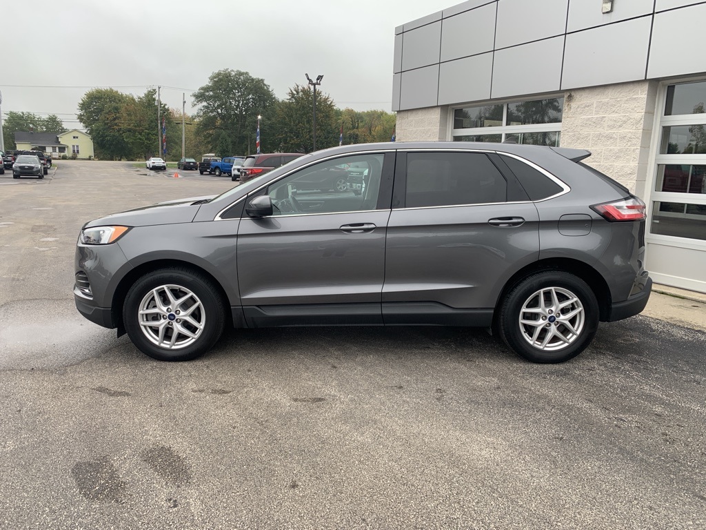 2022 Ford Edge SEL photo 3
