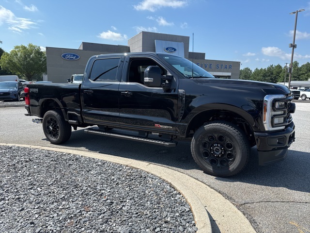 2025 Ford F-350 photo 2